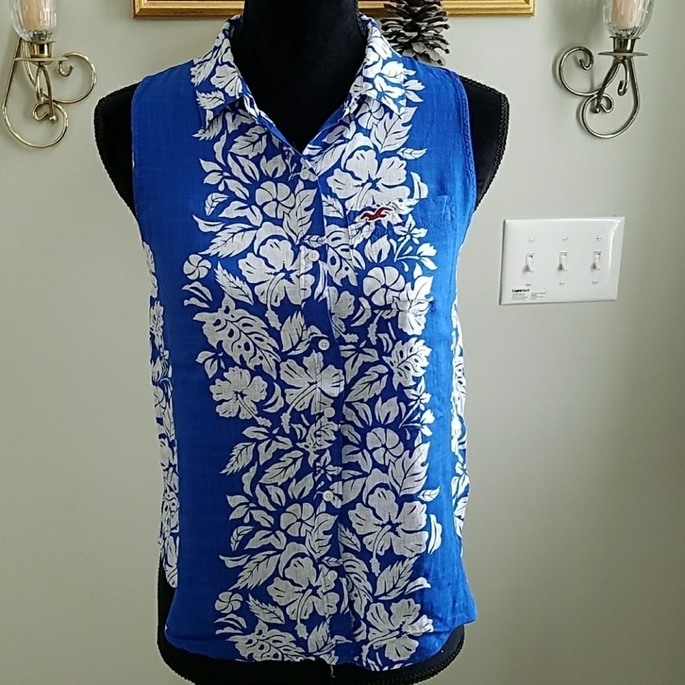 Sleeveless blouse, from Hollister, size small